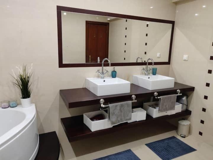 Guestready - Charming Accents Near The Beach Apartment Sesimbra Luaran gambar