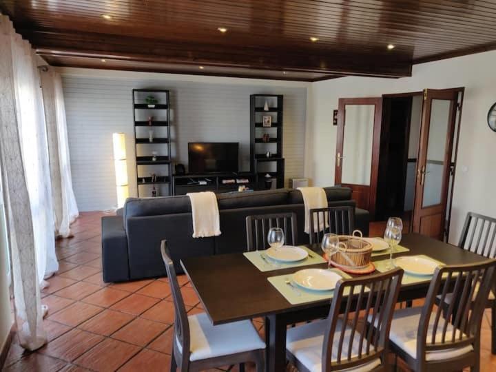 Guestready - Charming Accents Near The Beach Apartment Sesimbra Luaran gambar