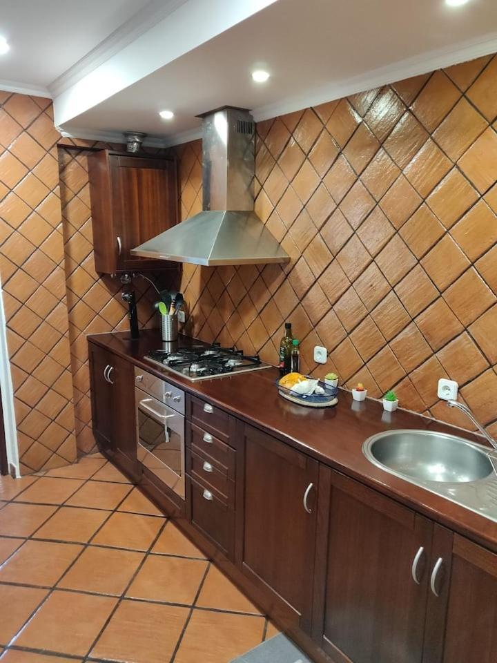 Guestready - Charming Accents Near The Beach Apartment Sesimbra Luaran gambar